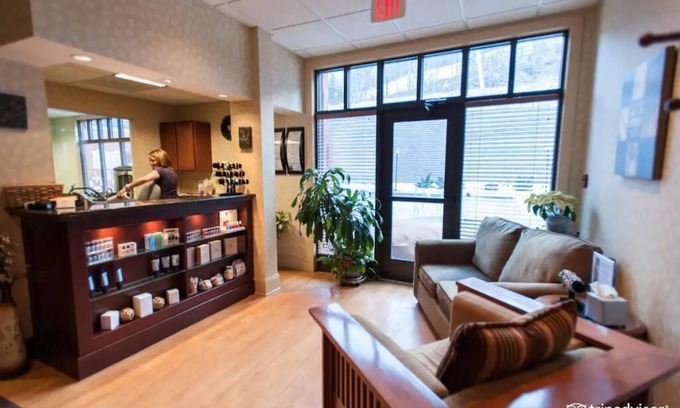 Hunter Condo | Hunter Mtn Slopeside Ski Resort w HotTub Fireplace Heated Pool Restaurant