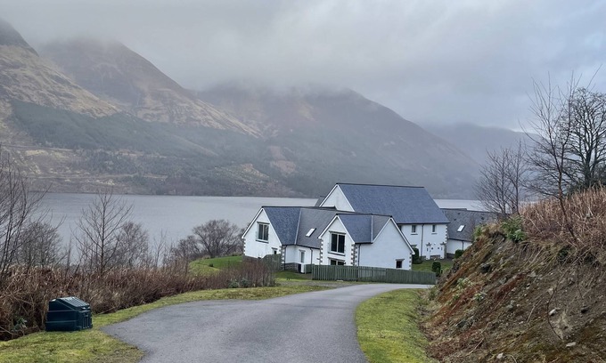 Spean Bridge Apartment | Hunters Lodge, 5 Corries Stunning Loch side property