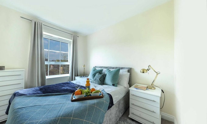 Reading Apartment | Hunters Wharf River View by Select SA