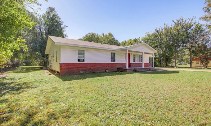 Poplar Grove House | Hunting & Fishing Retreat in Marvell!
