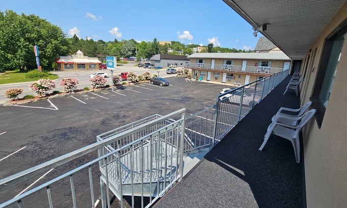 Huntsville Hotel | Huntsville Inn