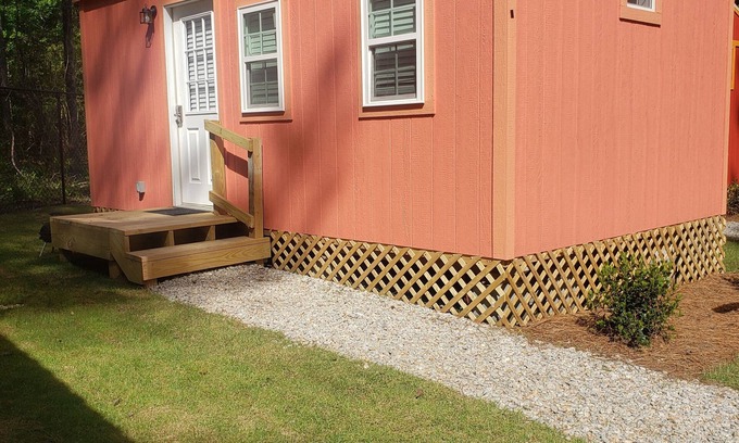 Auburn Cabin | Hurricane- Cozy Tiny House 9 miles to AUBURN AL & Jordan Hare Stadium