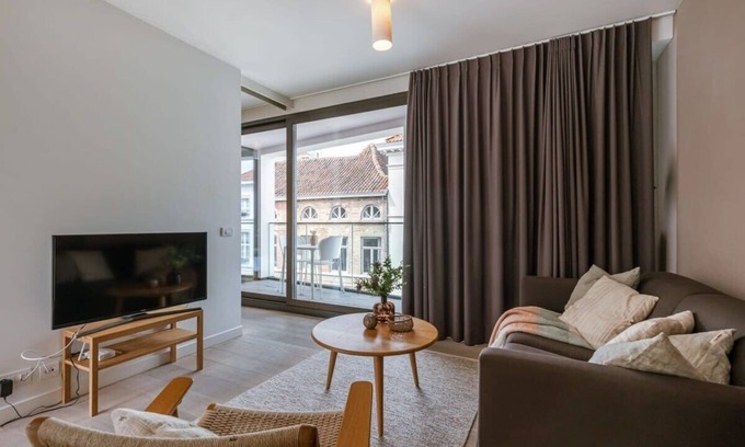 Historical Center Bruges Apartment | Huswell - Bonrepo Room 103