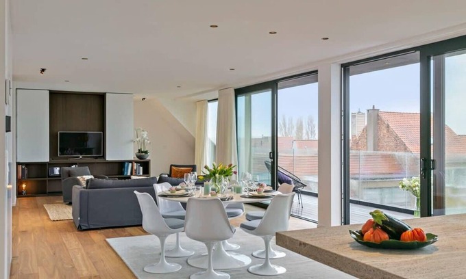 Duinbergen Apartment | Huswell - Majestic new penthouse with 2 parkings