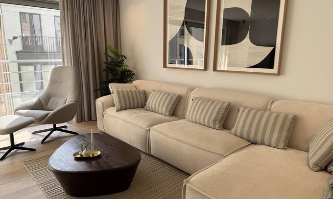 Heist Apartment | Huswell - Modern Seaside Escape | Steps to Beach