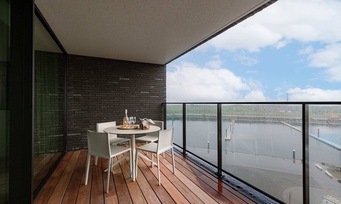 Ostend Apartment | Huswell - New retreat at the Harbor with parking