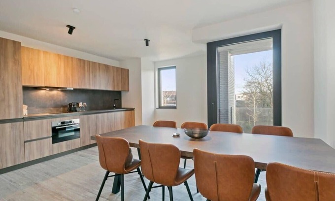Knokke-Heist Apartment | Huswell - Spacious 3 bedroom apartment with private garage