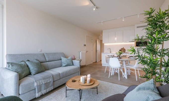 Ostend Apartment | Huswell - Stylish New Apartment + Free Parking