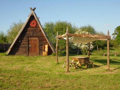 Pleine-Fougeres Ski Chalet | Hutte viking