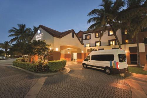 Ludlam Hotel | Hyatt House Miami Airport