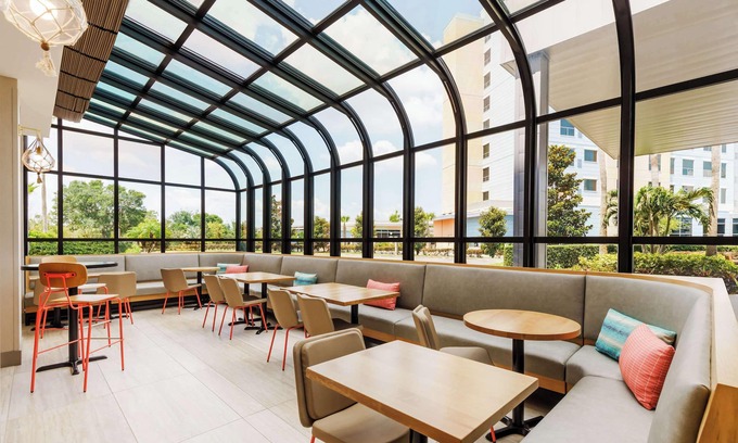 Florida Center Hotel | Hyatt Place across from Universal Orlando Resort