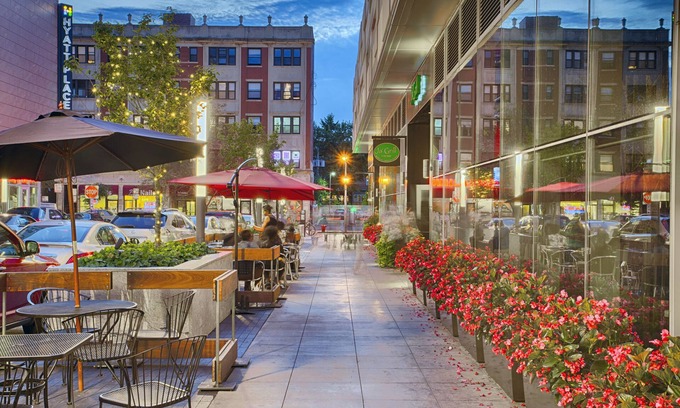 Hyde Park Hotel | Hyatt Place Chicago-South/University Medical Center