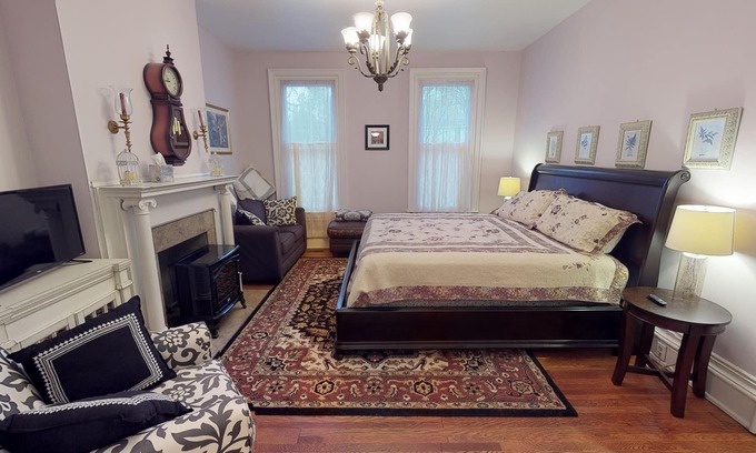 Nelsonville Bed & Breakfast | Hyde House Lilac Suite near Hocking Hills, Ohio University, Athens & Logan