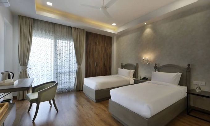 Gurugram Apartment | HYDEWEST Rose Twin Platinum Studio Luxury Serviced Residences Apartment