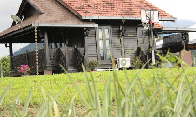 Kampung Kuala Dal House | HYDRANGEA 1 BEDROOM HOUSE