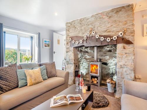 Llanllyfni House | Hyfrydle Cottage