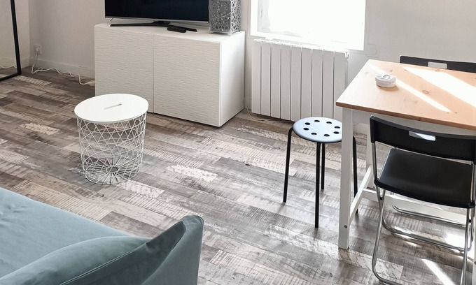 Chatellerault Apartment | Hyper-center apartment 4 people