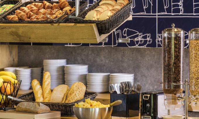 Montigny-le-Bretonneux Hotel | ibis budget Saint Quentin en Yvelines Velodrome