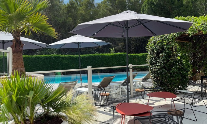 Costieres Hotel | ibis Nimes Ouest