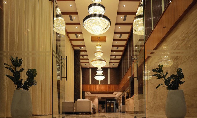 Whitefield Hotel | Icon Grand Hotel by Bhagini