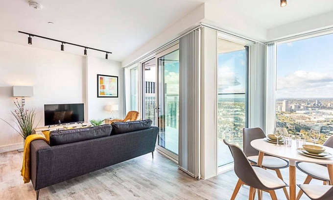 North Acton Apartment | Icon Tower Flat VI