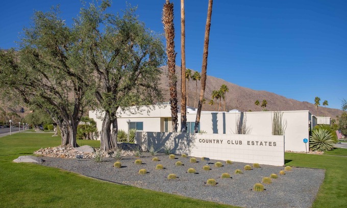 Palm Springs Villa | Iconic Property! Absolutely gorgeous! 60 days or more gets 15% off!