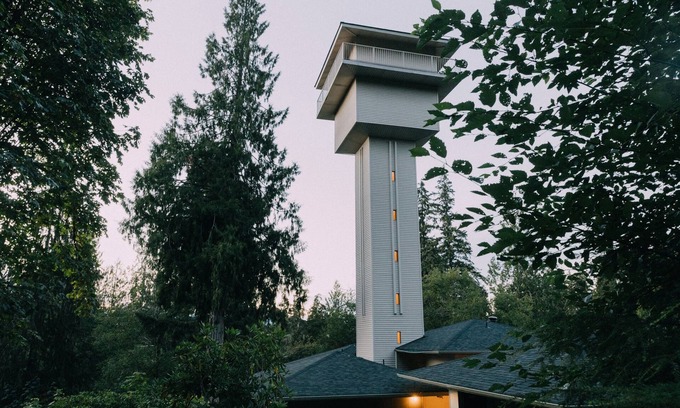 Union Apartment | Iconic Union Skyhouse with Hood Canal views