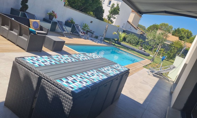 Calvisson Villa | Idéalement Située, Location Villa Moderne 6 Personnes Avec Piscine