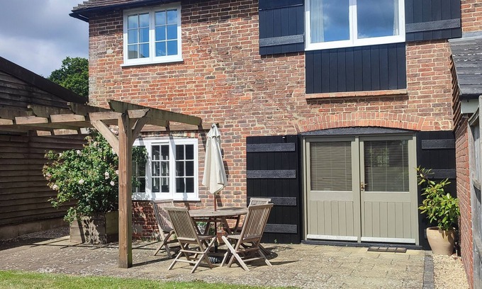 Upper Dicker Cottage | Ideal for couples or families, a country retreat close to the coast & Lewes