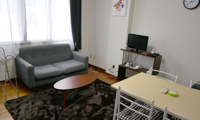 Hakodate Apartment | Ideal for your family! 3 bedrooms with free parking and room for up to 9 people.