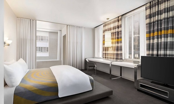 Financial District Hotel | Ideal Mix of Comfort and Value, Near Hollywood Walk Of Fame, Dogs are Allowed