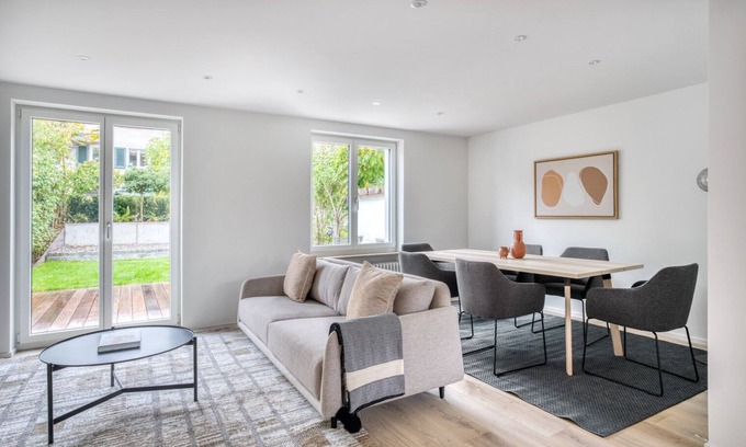 Wiedikon Apartment | Ideal Wiedikon 4.5 Room w/Storage & W/D, 6 min to Market, by Blueground