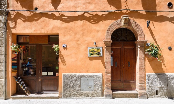 Montalcino House | Idolina Guest House