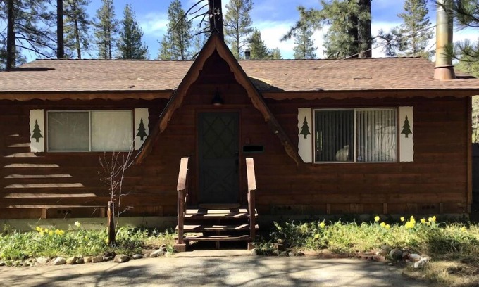 Idyllwild House | Idy Hus. Updated cabin near Idyllwild Arts and Town