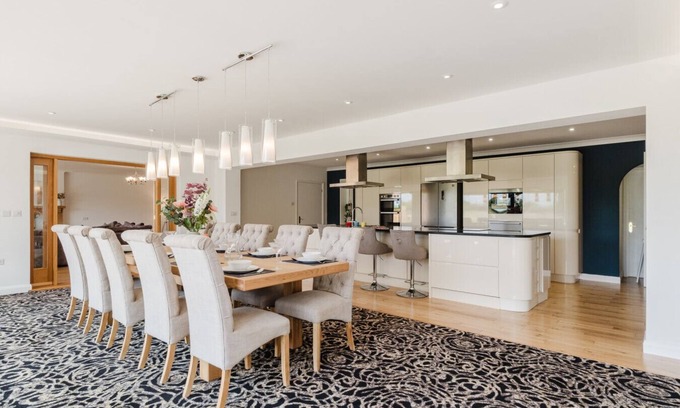 Witney House | Idyllic Countryside Escape in Oxfordshire