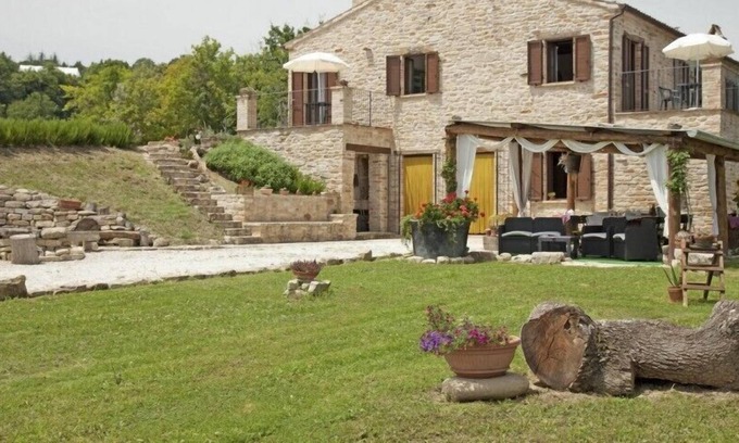 Montelparo Villa | Idyllic Country Villa Sleeping Up To Ten Guests