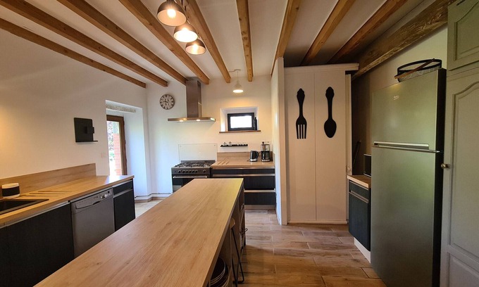 Vigoulant Cottage | Idyllic Farmhouse Retreat with Private Pool, Fishing Pond, and Family Amenities in Berry