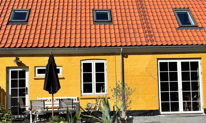 Sandvig House | Idyllic house by Hammersø and the Opal Lake