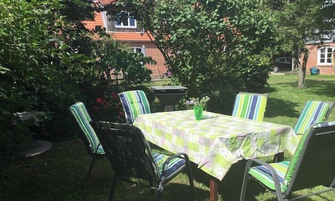 Wittendorp Apartment | Idyllische Ferienwohnung in Karft