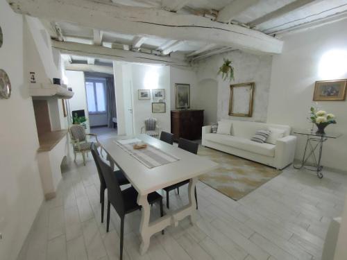 Trevi House | Il CORTILETTO Casa Vacanza Trevi