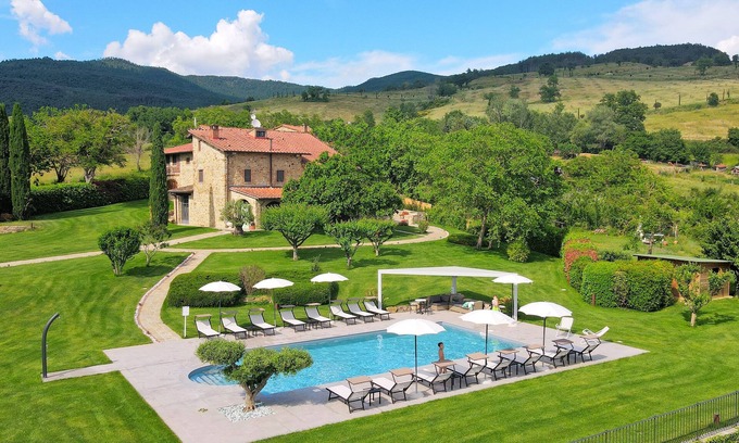 Bibbiena House | "IL GELSO by Fewo-Toskana" Tuscany, vacation villa with private pool, 12 bedrooms.