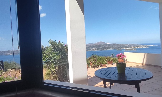 Megala Chorafia House | Immaculate 3-Bed House in Chania
