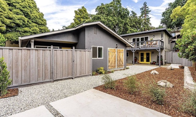Napa Cottage | Immaculate Napa Oxbow GuestHouse