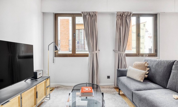 Embajadores Apartment | Impeccable Lavapiés 2BR fully refurbished, near Atocha, by Blueground