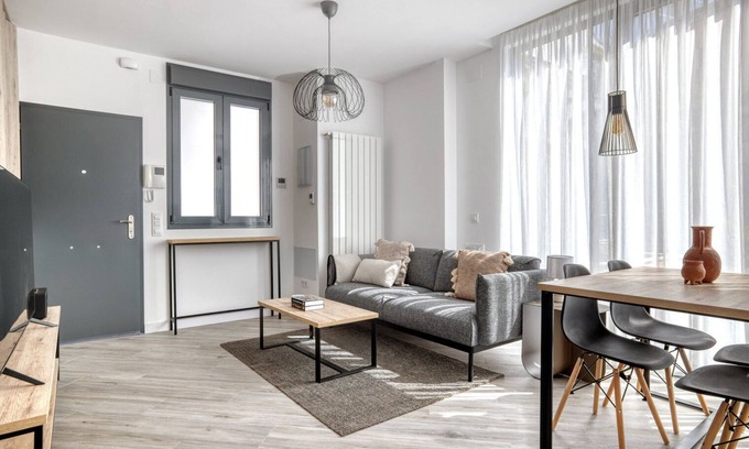 Embajadores Apartment | Impeccable Lavapiés 2BR fully refurbished, by Blueground