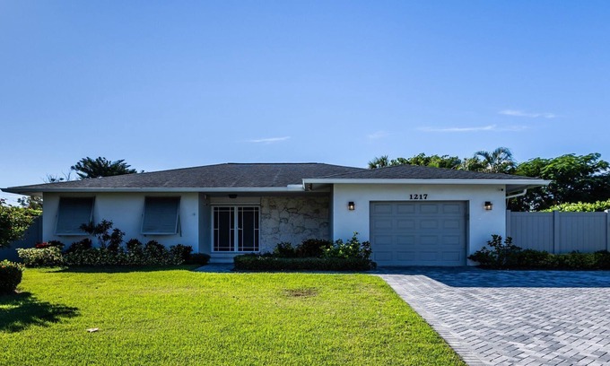 Marco Island House | Impeccably maintained Marco Island oasis!