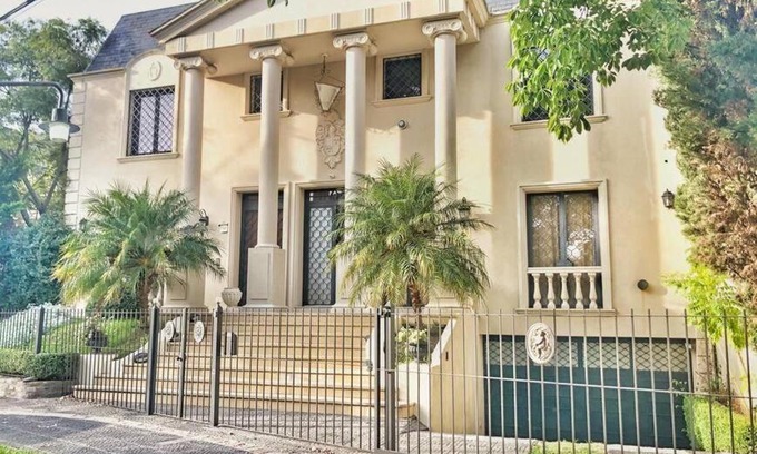 Acassuso Villa | Imponente casa estilo Paladio