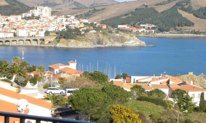 Banyuls-sur-Mer Apartment | IMPRENSABLE VIEW over the MEDITERRANEAN/the Beach/the Mountain/WIFI/Free Parking