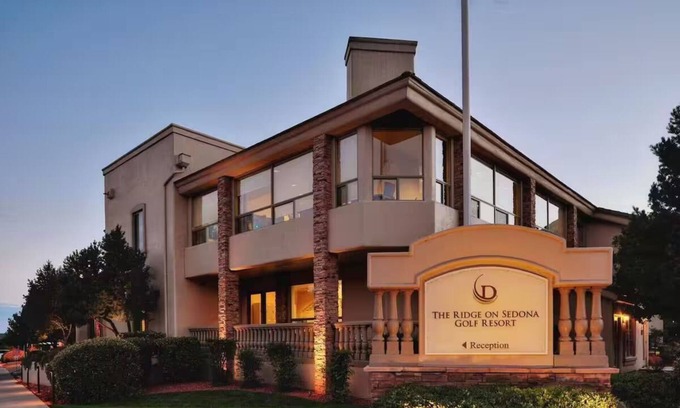 Oak Creek Resort | in a cramped hotel room vacationing in beautiful sedona, arizona? not any more!