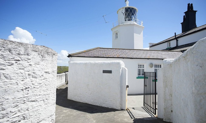 The Lizard Cottage | In association with Trinity House, Rural Retreats is pleased to present Lizard Lighthouse. Located o